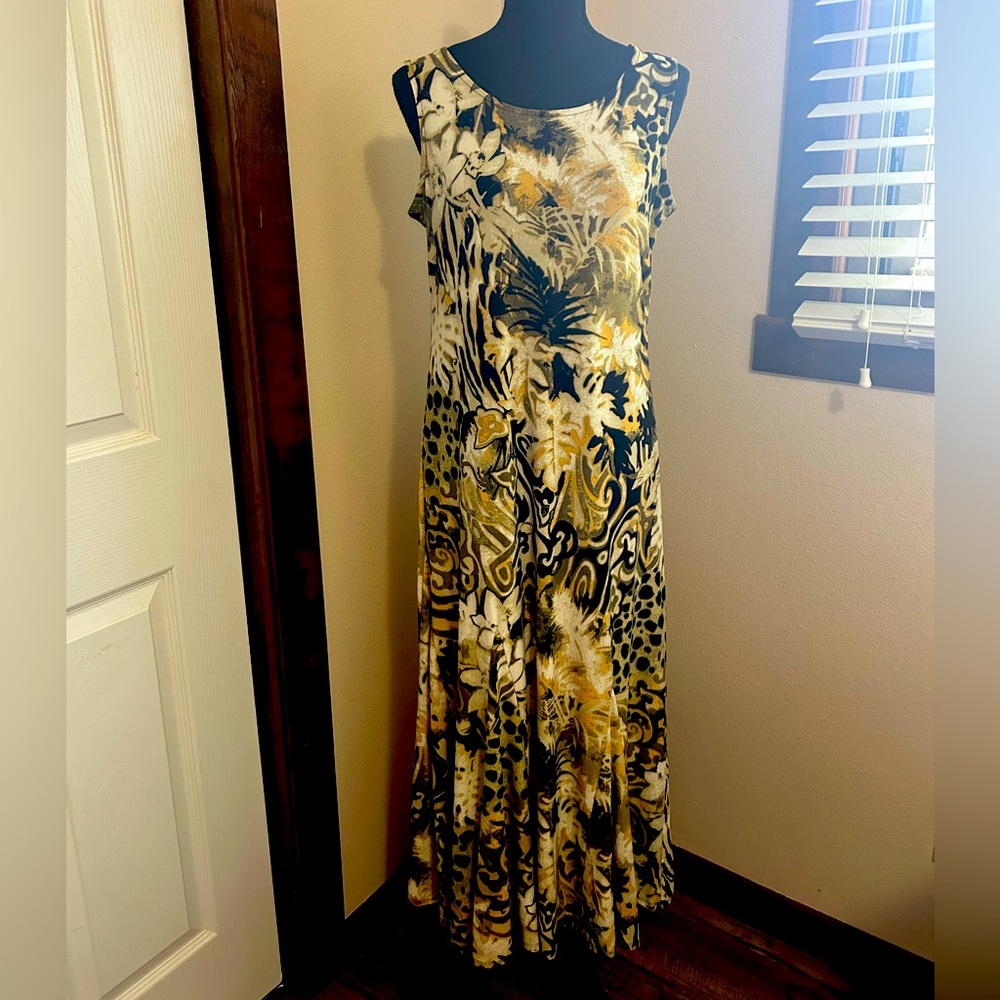 Tropical medium petite sleeveless maxi dress no tags but never worn